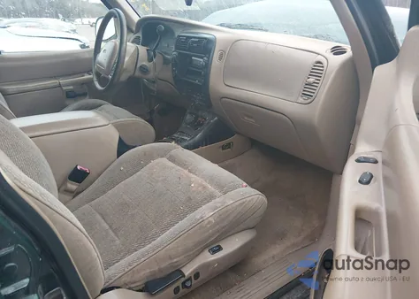 2000 Ford Explorer Eddie Bauer z USA, uszkodzony, nr VIN 1FMZU74E0YUA08321